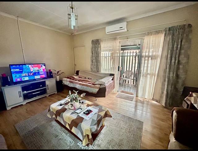2 BEDROOM HOUSE FOR SALE IN VANDERBIJLPARK CW 2
